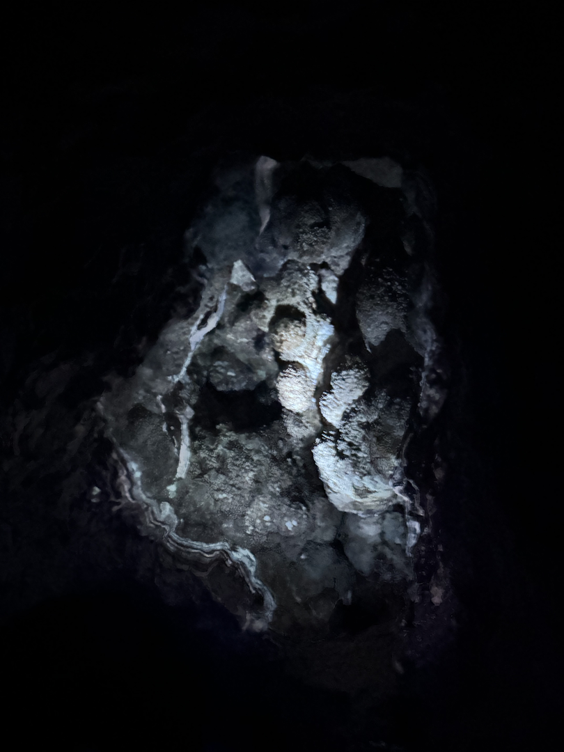 Calcite alight under UV
