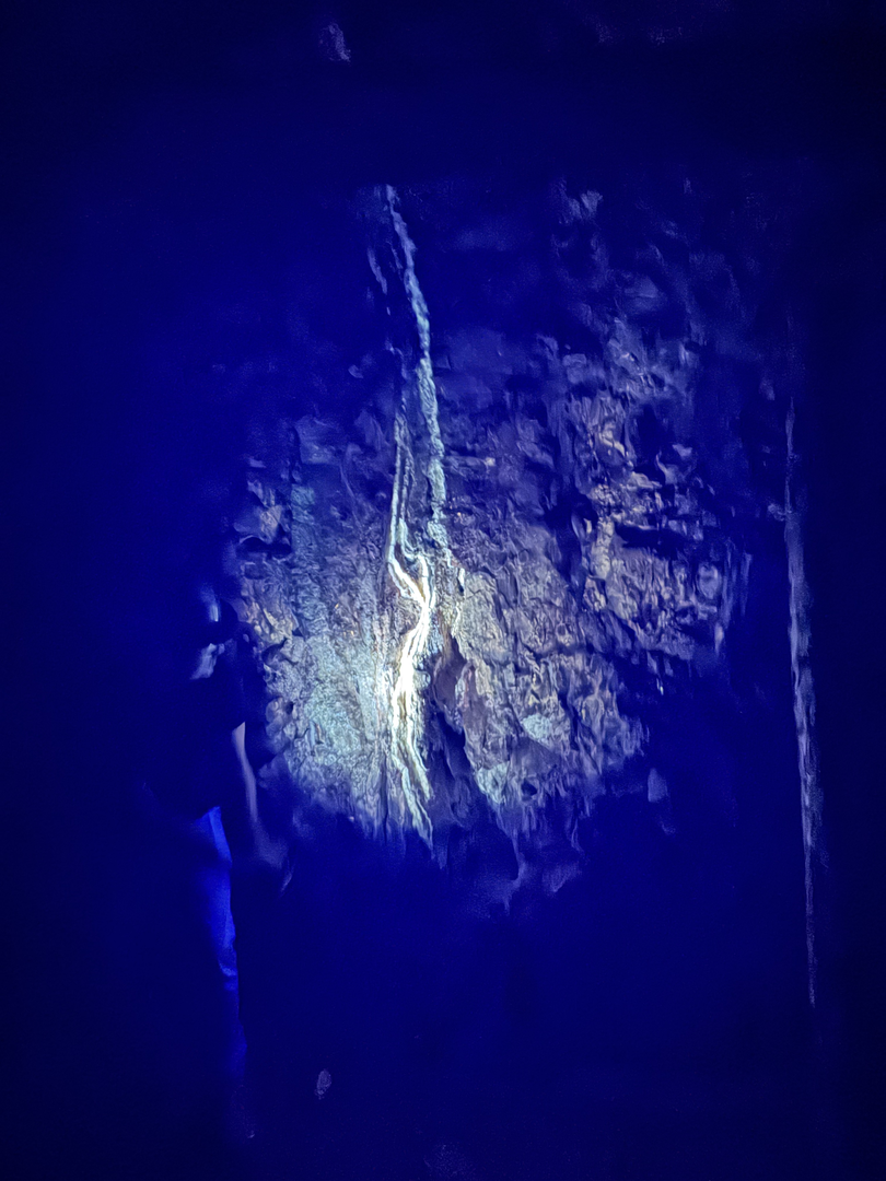 Calcite alight under UV