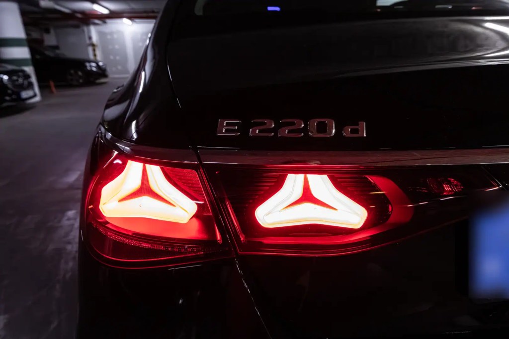 Black Mercedes-Benz E-Class exterior from the VanBudapest fleet gallery