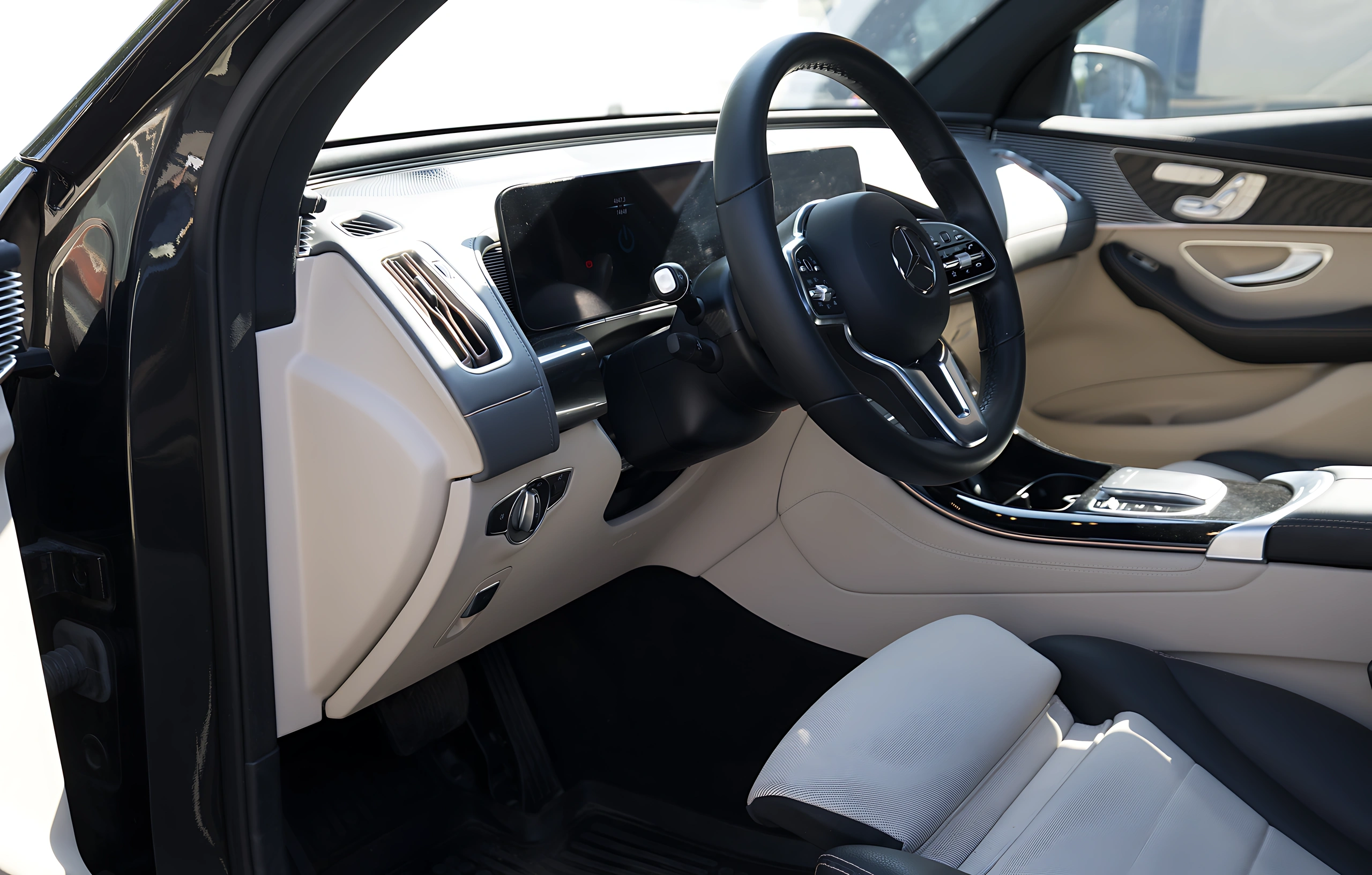 Mercedes-Benz E-Class — VanBudapest premium chauffeur service in Budapest (119)