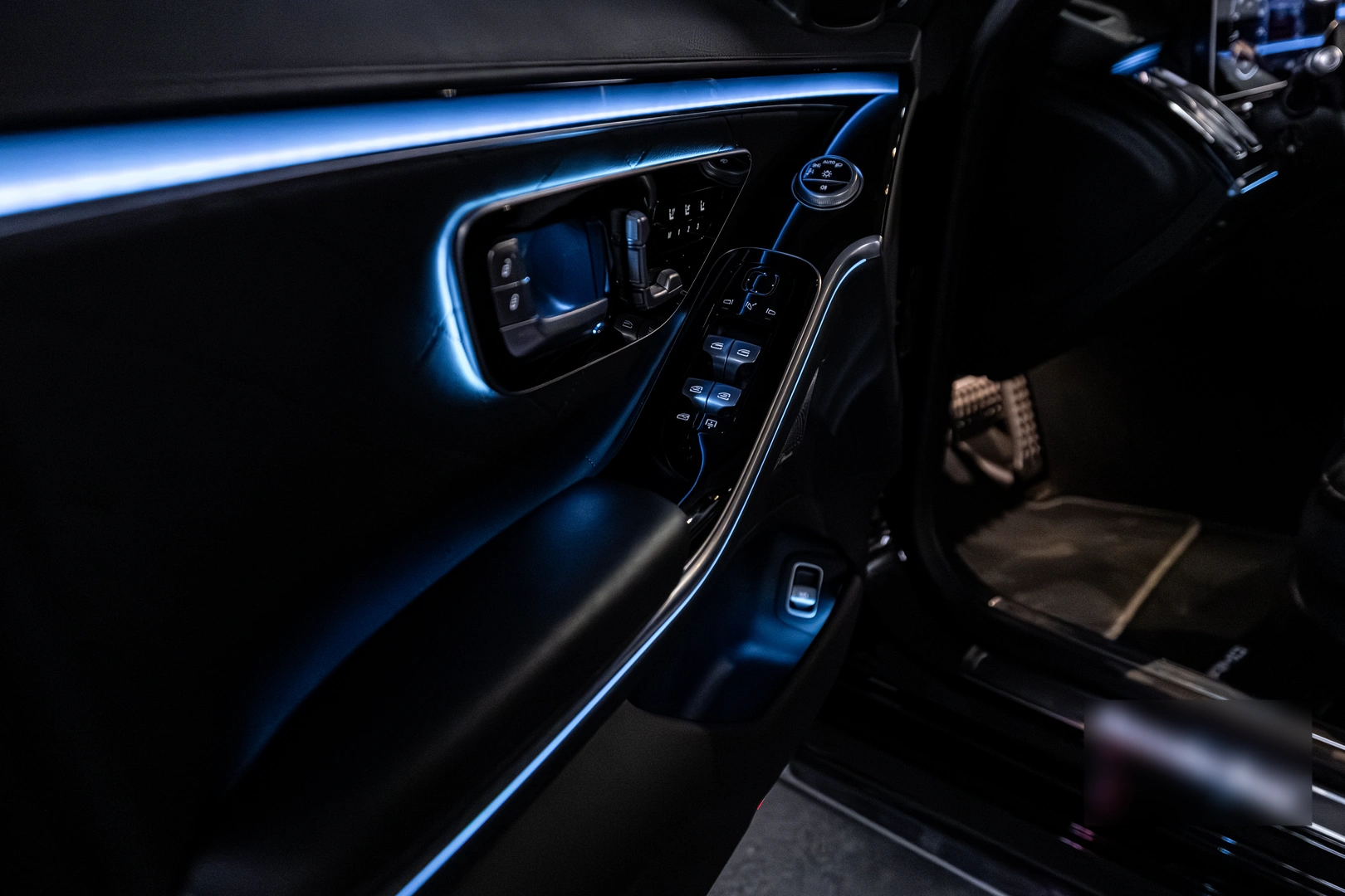Mercedes-Benz S-Class — VanBudapest premium chauffeur service in Budapest (7)