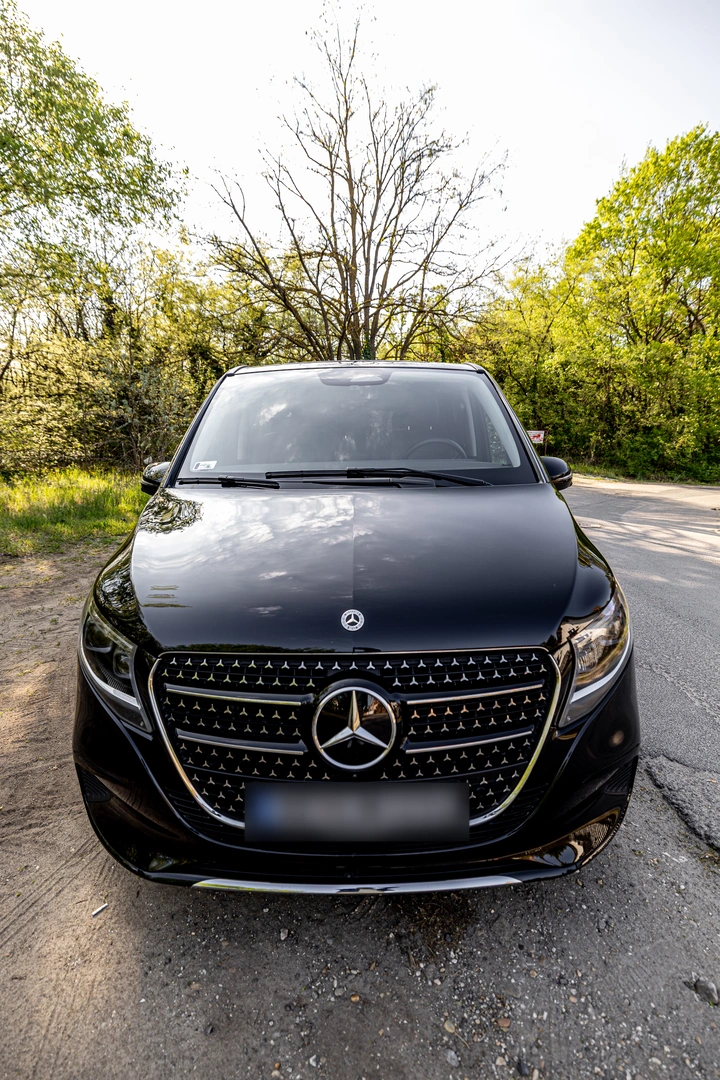 Mercedes-Benz V-Class — VanBudapest.com
