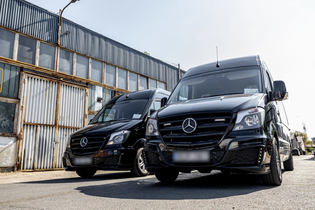 Group Transfer Budapest: Choosing the Right Minibus or Coach