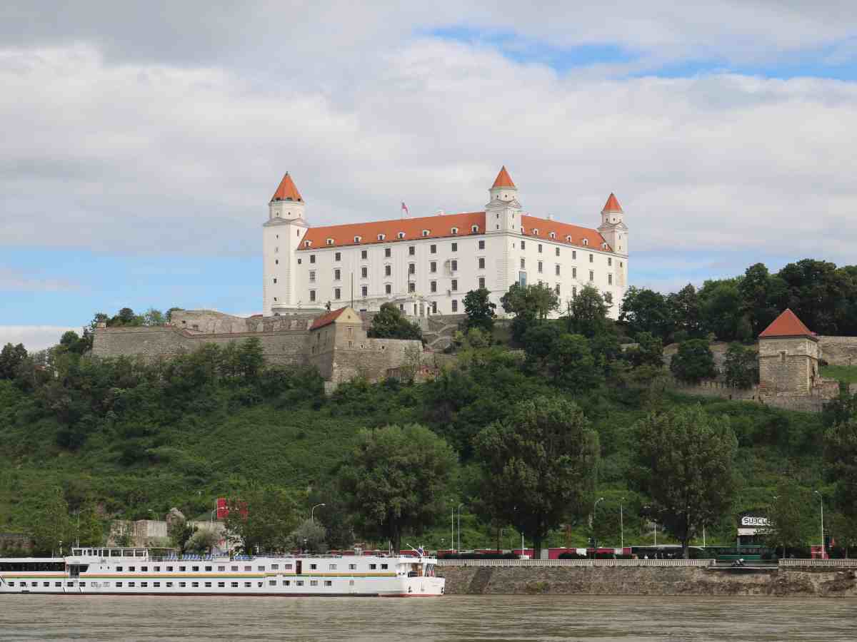 Private Bratislava Sightseeing with a Chauffeur: 2, 3 and 3.5-Hour Routes