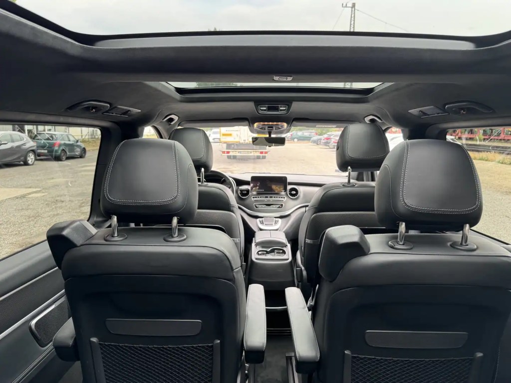Passenger cabin of a black Mercedes-Benz V-Class from the VanBudapest fleet