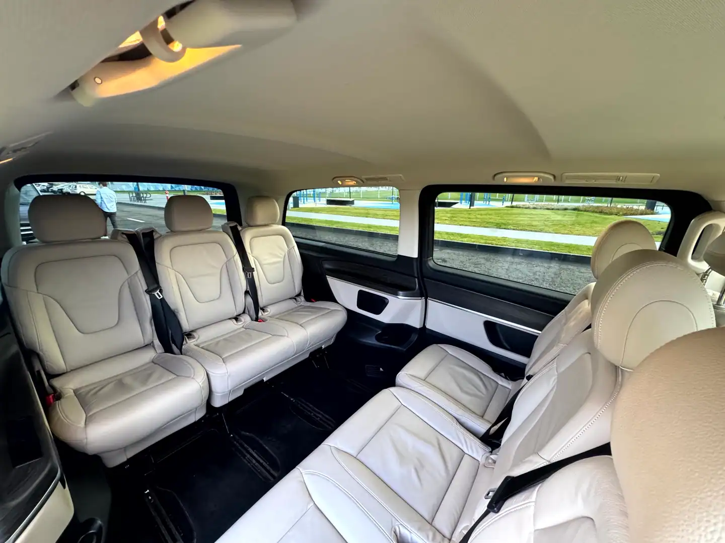 Mercedes-Benz V-Class — VanBudapest premium chauffeur service in Budapest (228)