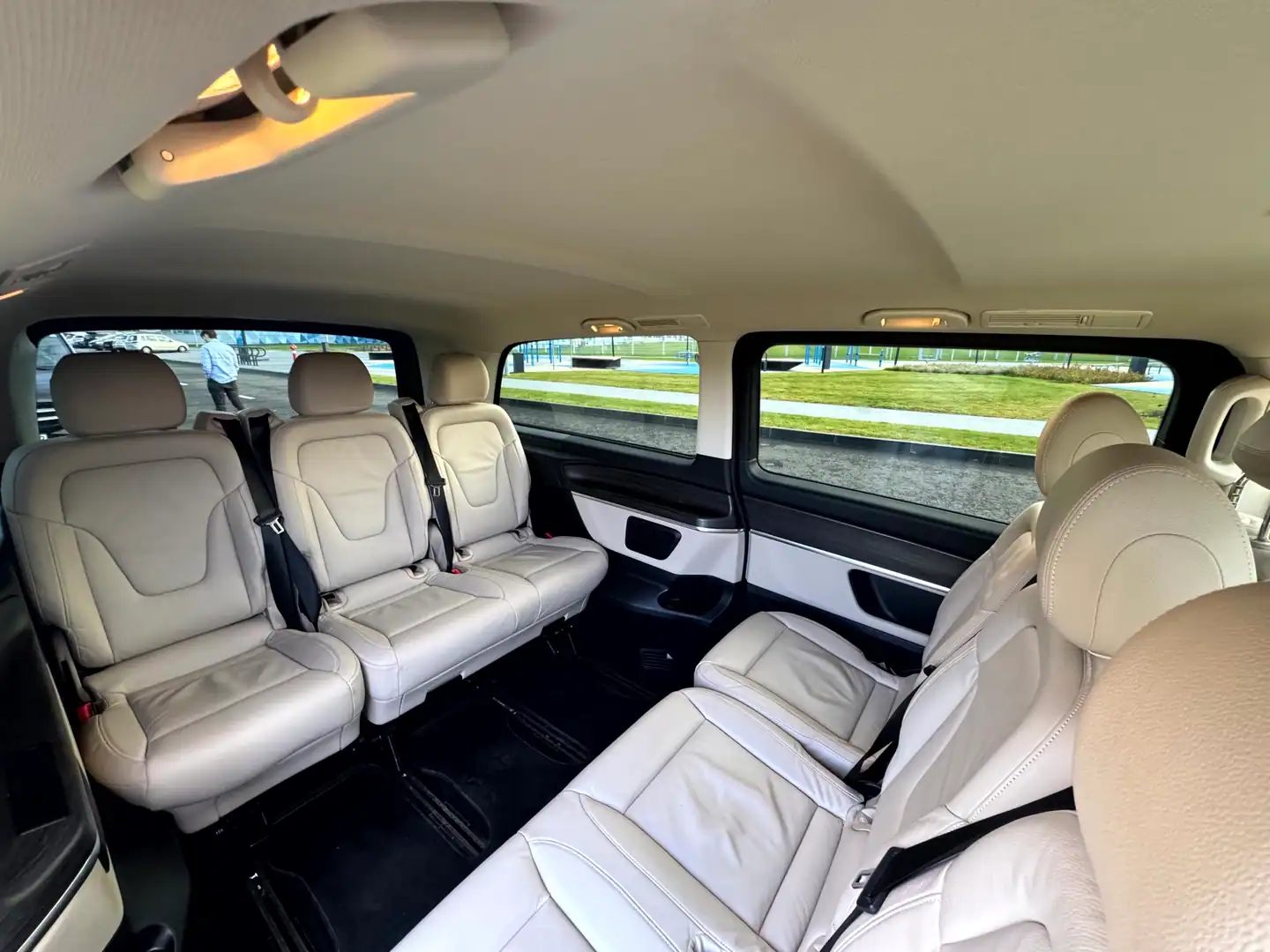 Mercedes-Benz V-Class — VanBudapest premium chauffeur service in Budapest (226)