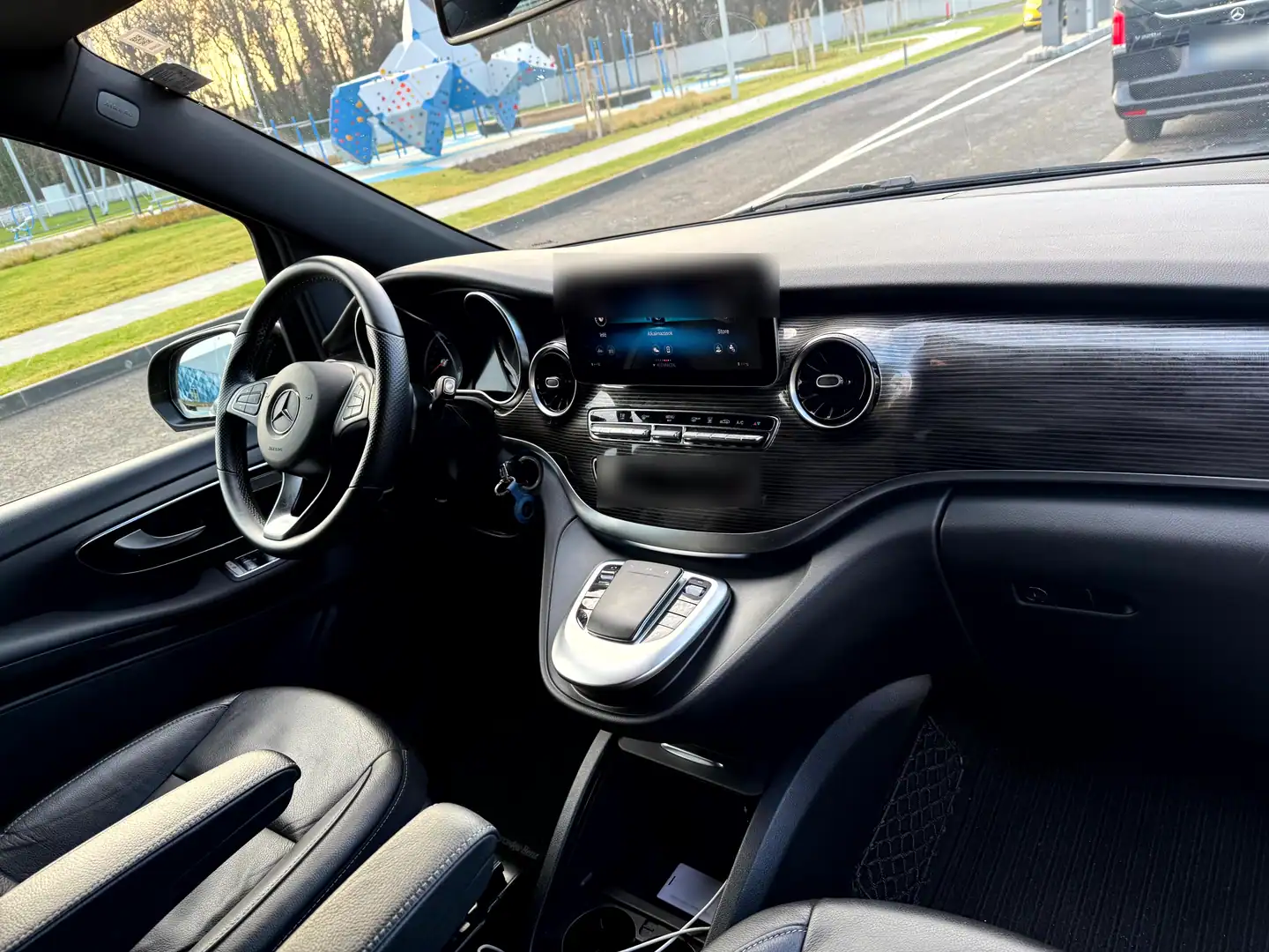 Mercedes-Benz V-Class — VanBudapest premium chauffeur service in Budapest (227)
