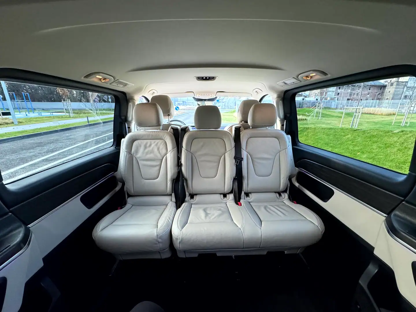 Mercedes-Benz V-Class — VanBudapest premium chauffeur service in Budapest (218)