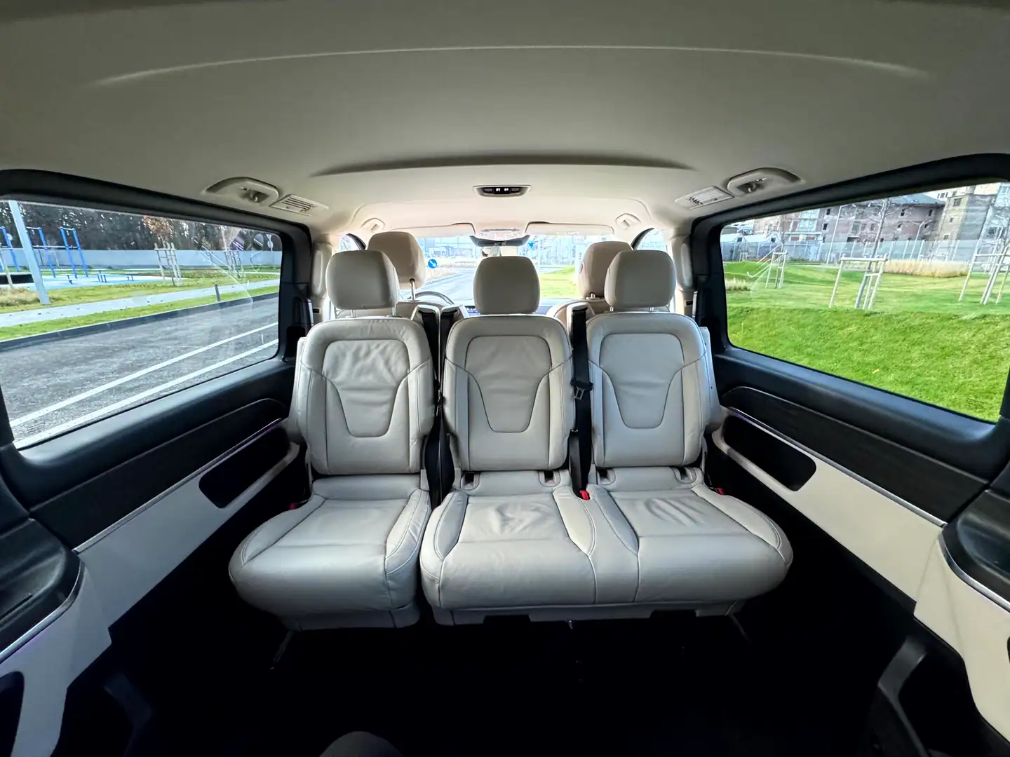 Mercedes-Benz V-Class — VanBudapest premium chauffeur service in Budapest (202)