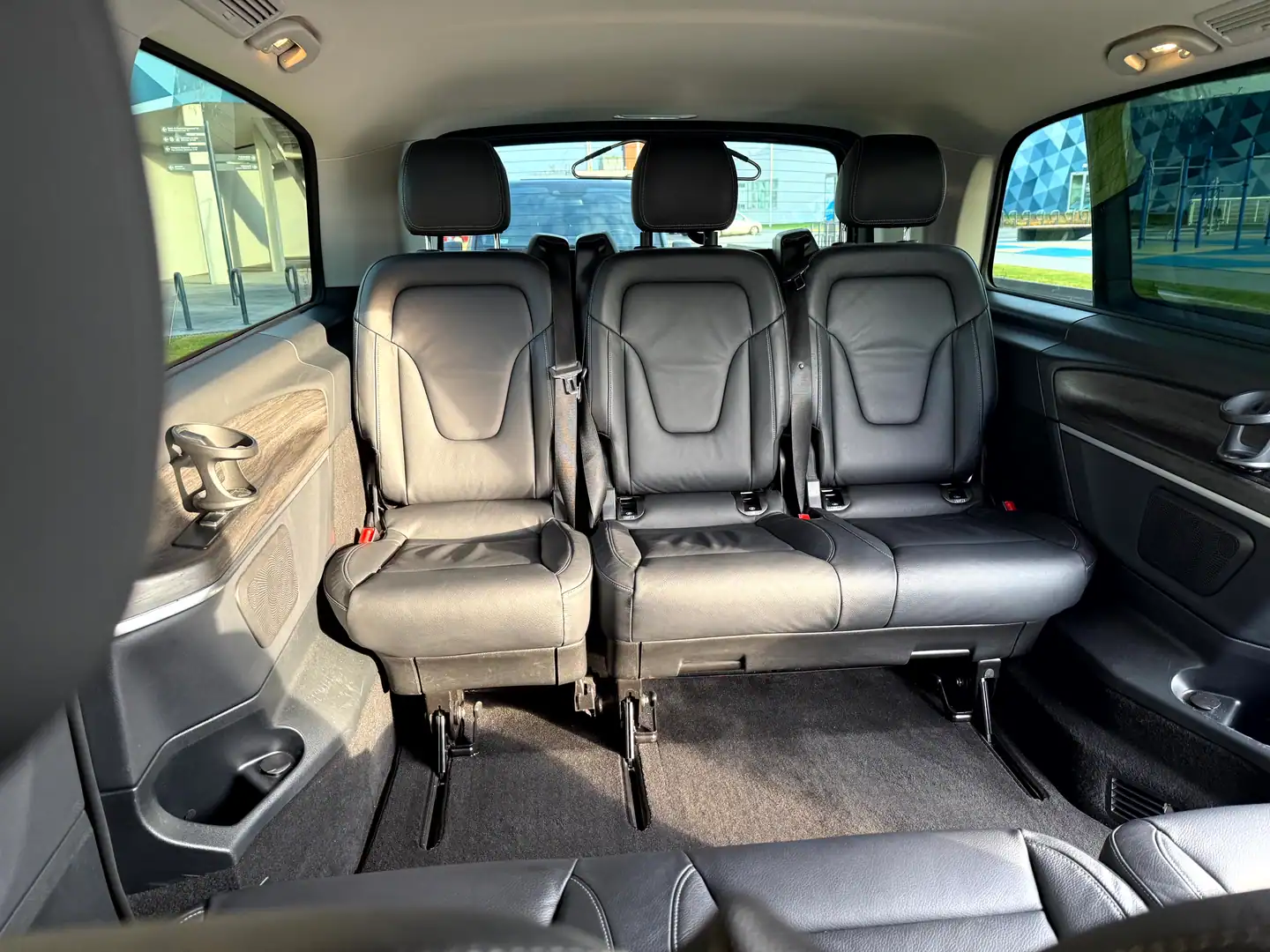 Mercedes-Benz V-Class — VanBudapest.com