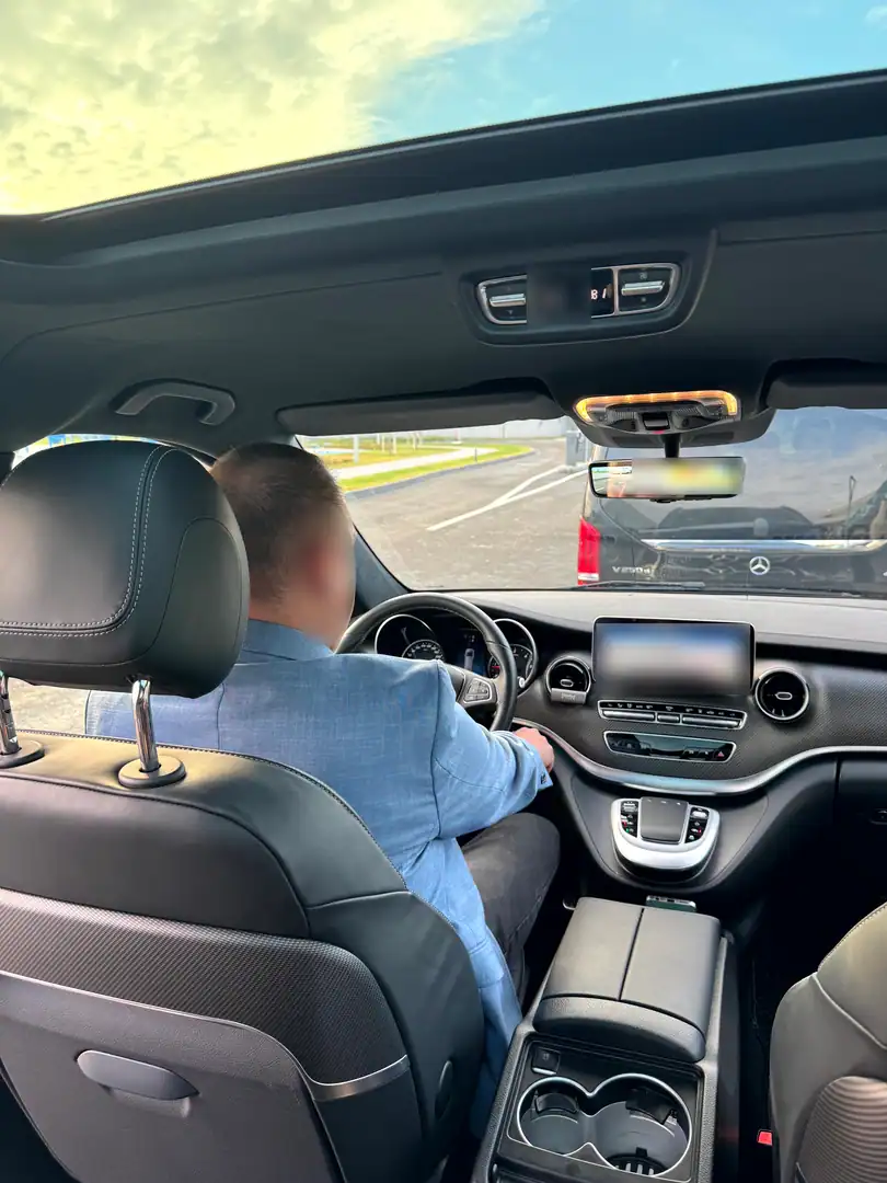 Mercedes-Benz V-Class — VanBudapest premium chauffeur service in Budapest (174)