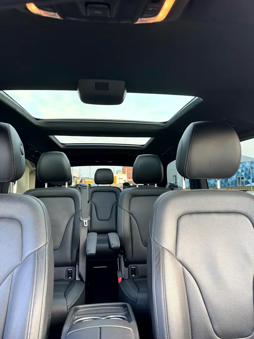 Mercedes-Benz V-Class — VanBudapest.com