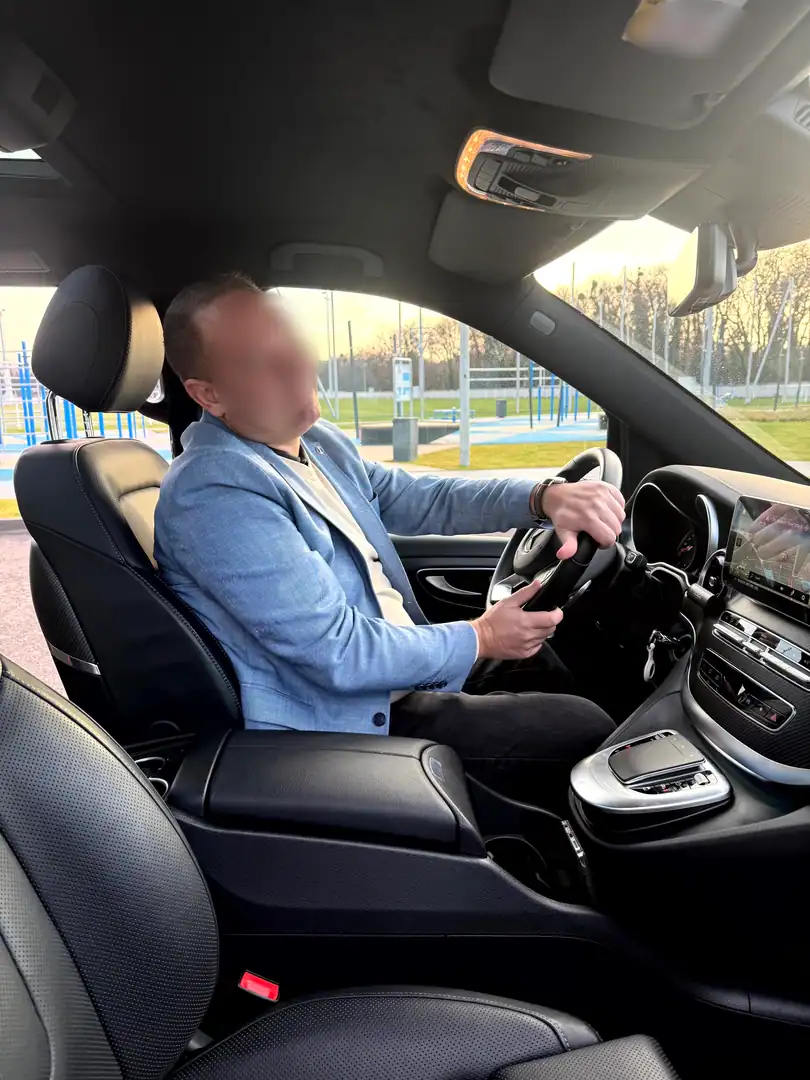 Mercedes-Benz V-Class — VanBudapest.com
