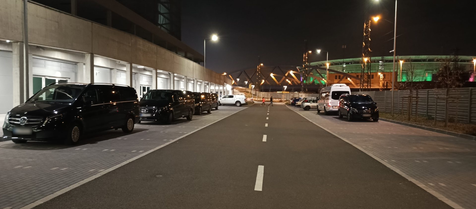 VanBudapest Mercedes V-Class professional chauffeur service in Budapest