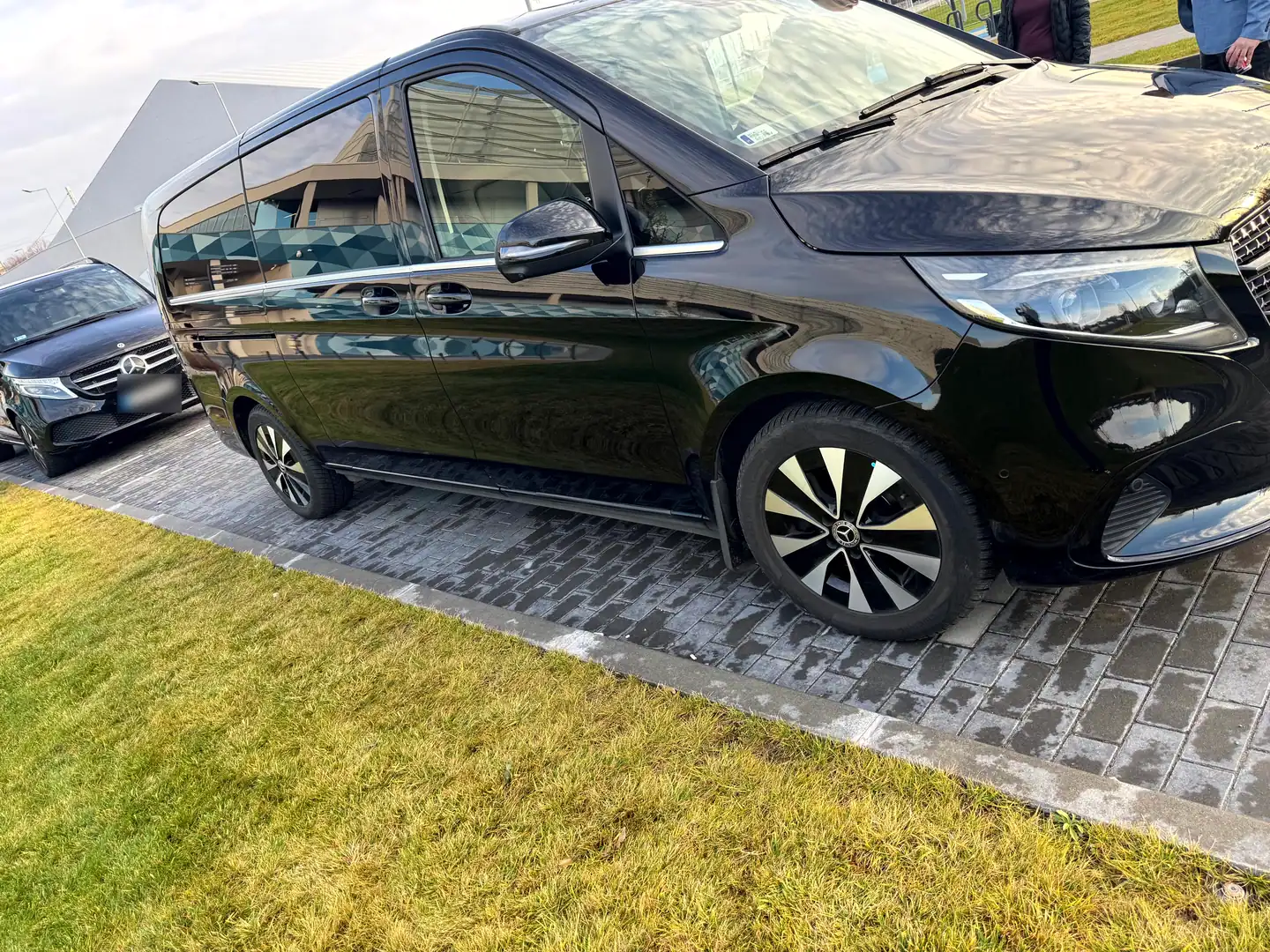 Mercedes V-Class Premium Van — VanBudapest Multi-Day Hire