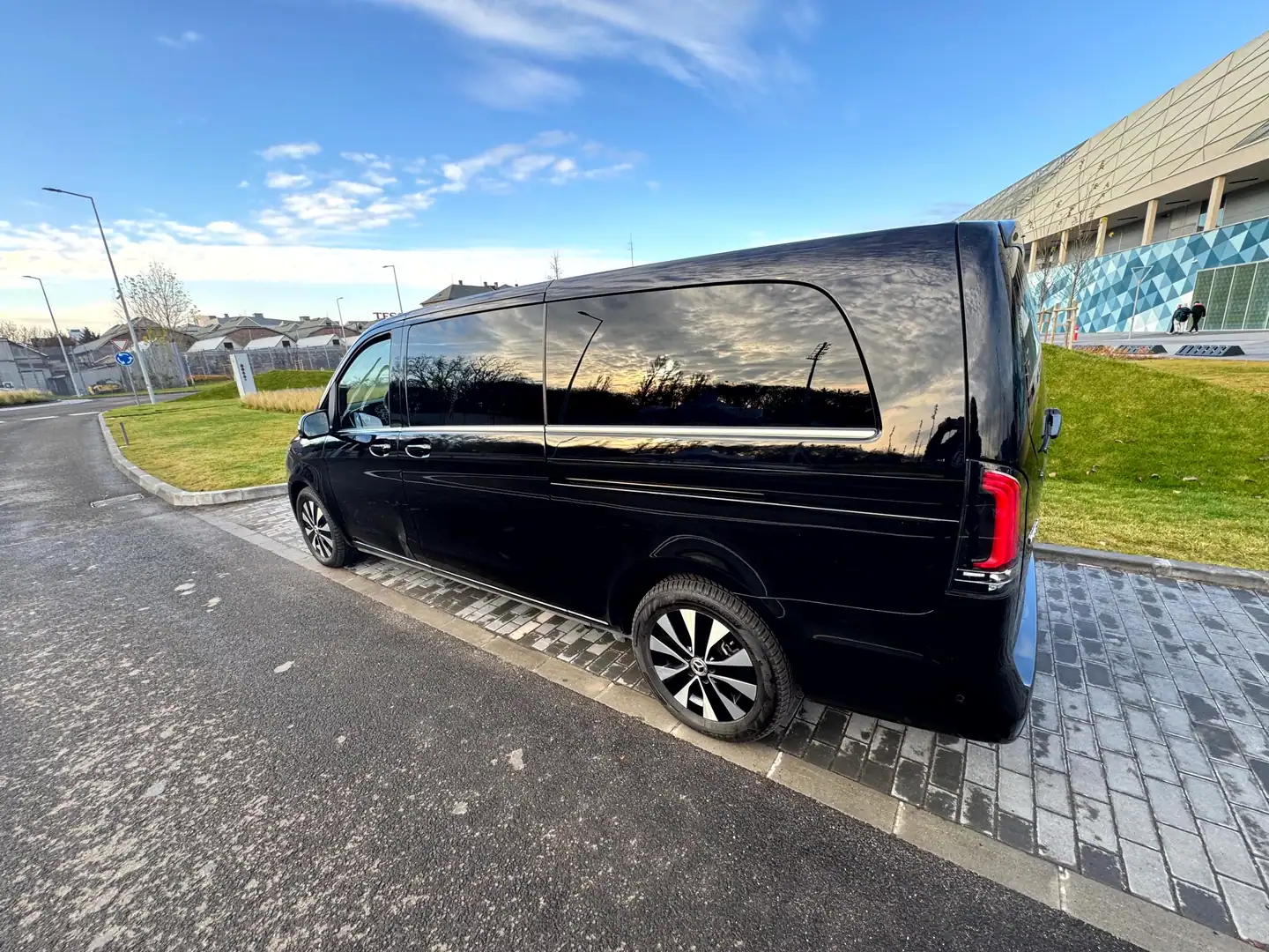 Mercedes-Benz V-Class — VanBudapest.com