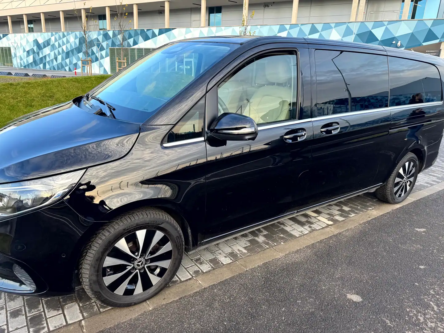 Mercedes-Benz V-Class — VanBudapest premium chauffeur service in Budapest (114)