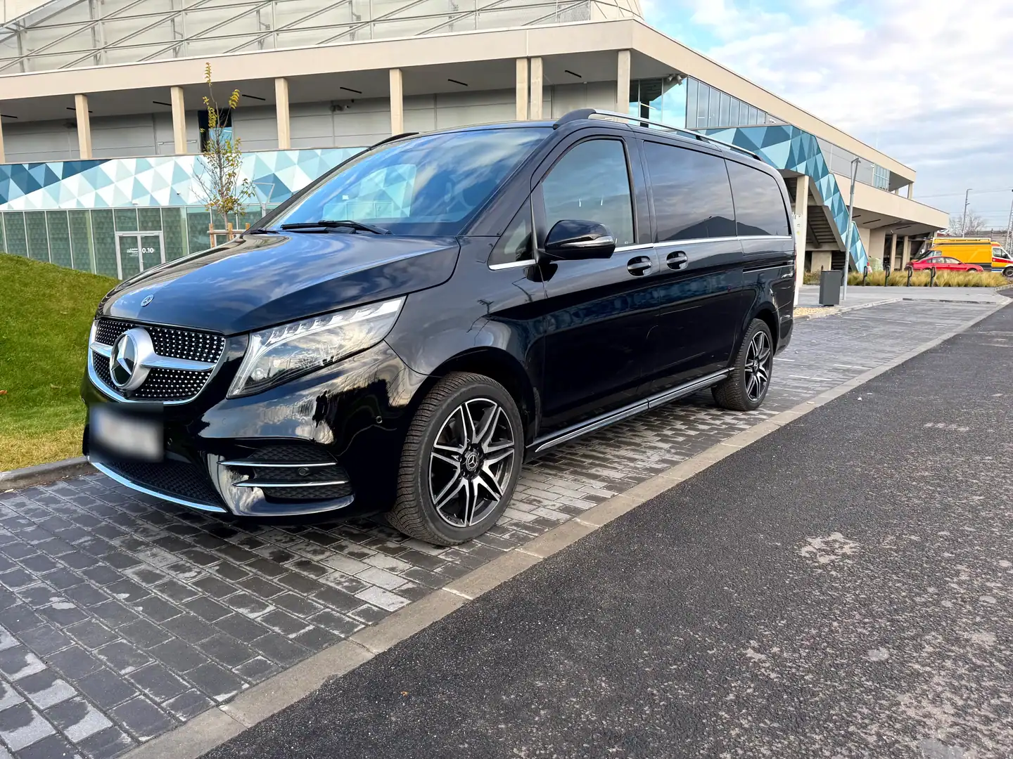 Mercedes-Benz V-Class — VanBudapest premium chauffeur service in Budapest (109)