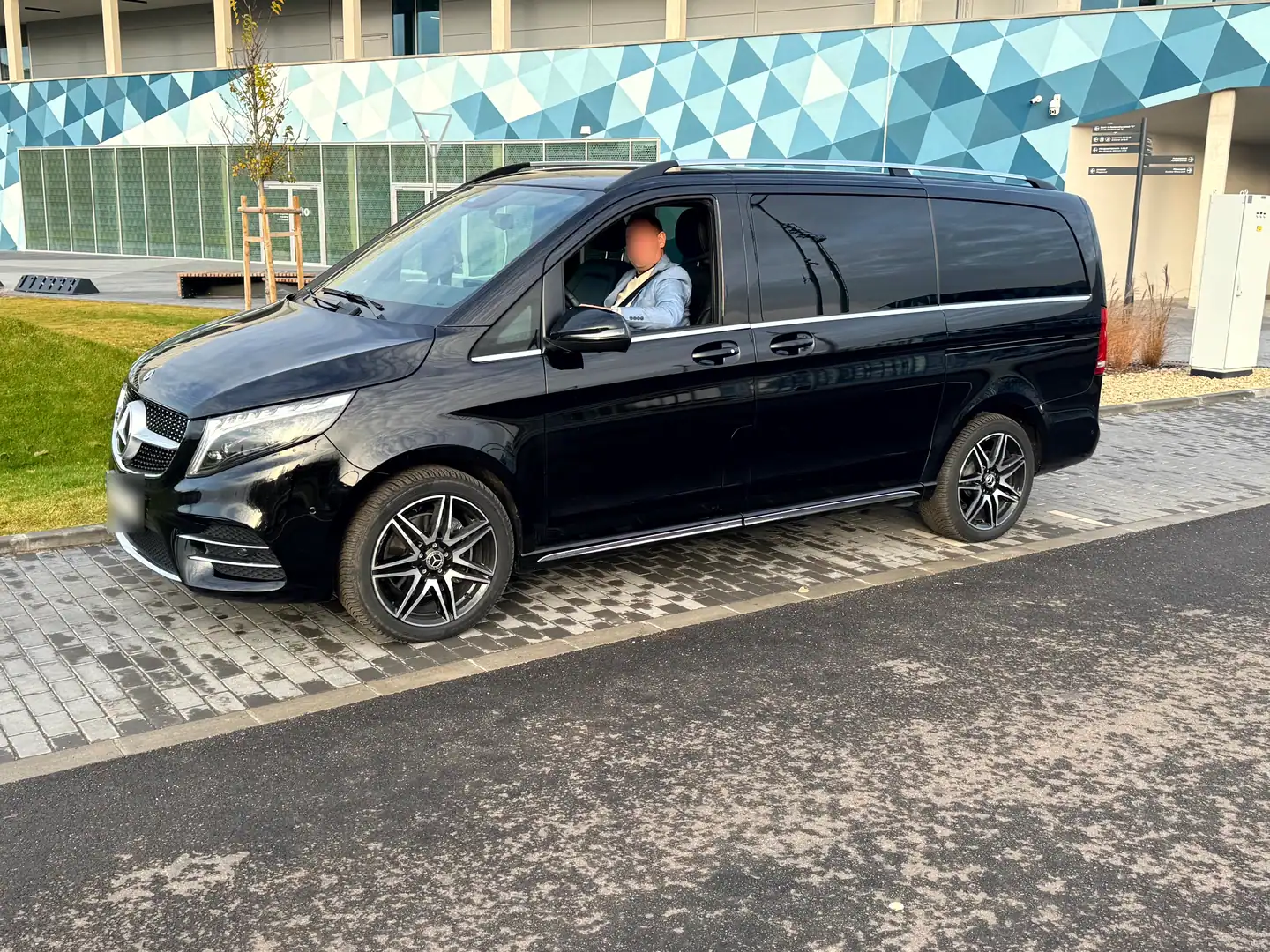 Mercedes-Benz V-Class — VanBudapest premium chauffeur service in Budapest (94)