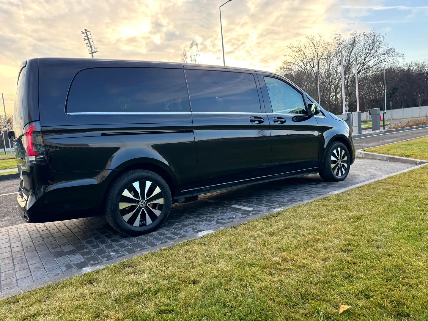 Mercedes-Benz V-Class — VanBudapest premium chauffeur service in Budapest (103)