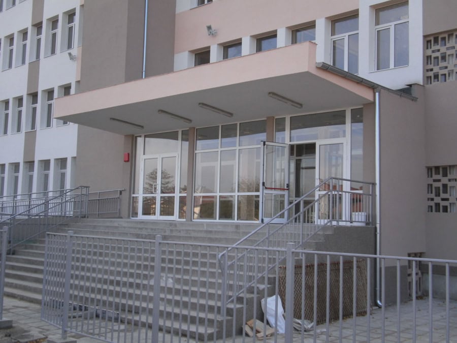ОБНОВЯВАНЕ НА КЛАСИЧЕСКАТА ГИМНАЗИЯ, ГР. СОФИЯ
