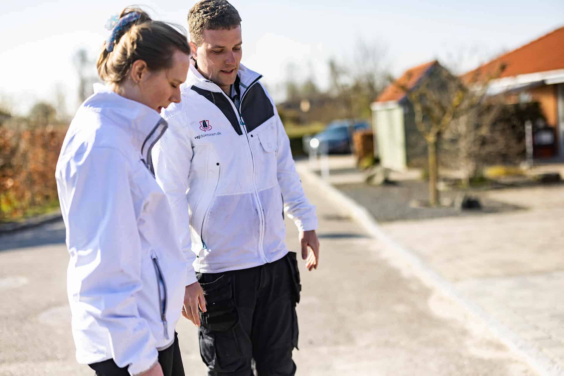 2 arbejdere ved opgave