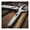 Multitool Yukon grey Black Eagle sfeerfoto knijptang