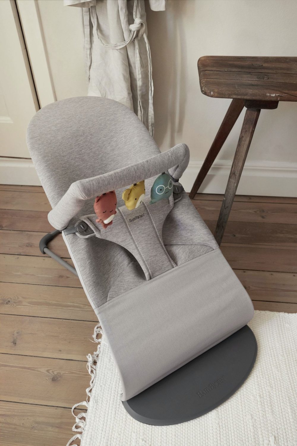 BabyBjorn – zabawka Soft Friends do leżaczka Bliss i Balance Soft - obrazek 8