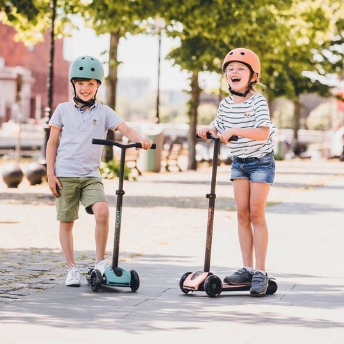 Scoot and Ride Highwaykick 5 – zestaw: hulajnoga z kołami LED i plecak - obrazek 7