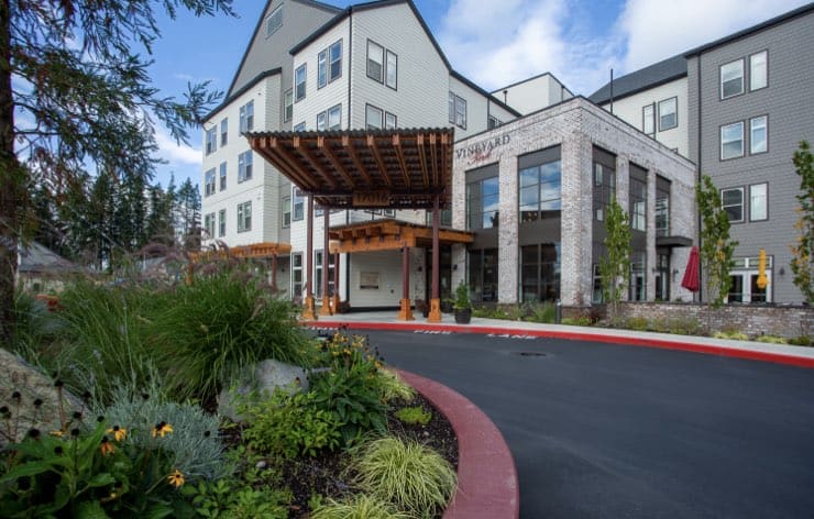 Modern apartment complex at Vineyard Park of Covington.