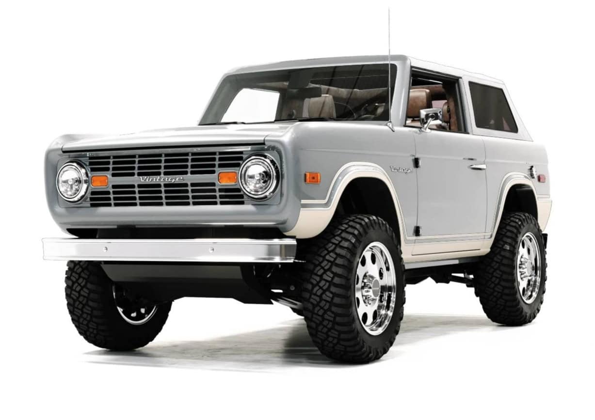 High-quality vintage style SUV vehicle with off-road tires and retro design, perfect for classic car enthusiasts and modern urban explorers. Stylish mix of vintage charm and modern performance.