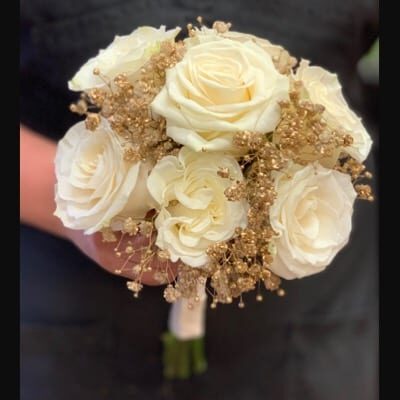 white roses with 24 K Gold Baby's Breath