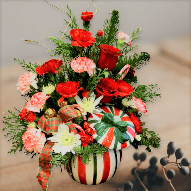 Traditional Christmas Ornament | Florists In Las Vegas | VIP Floral