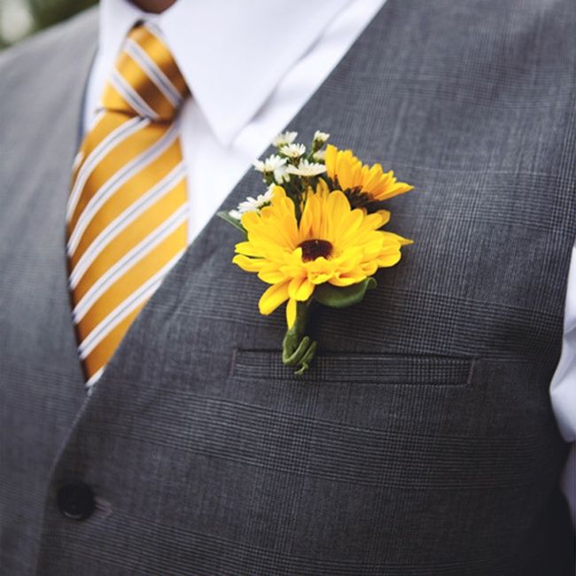 mini sunflowers boutonniere