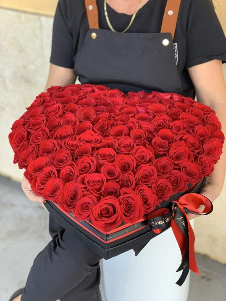 150 Red Roses in Las Vegas | The Ultimate Symbol of Love & Romance
