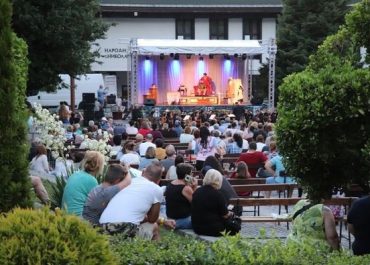 SUMMER OPERA EVENING