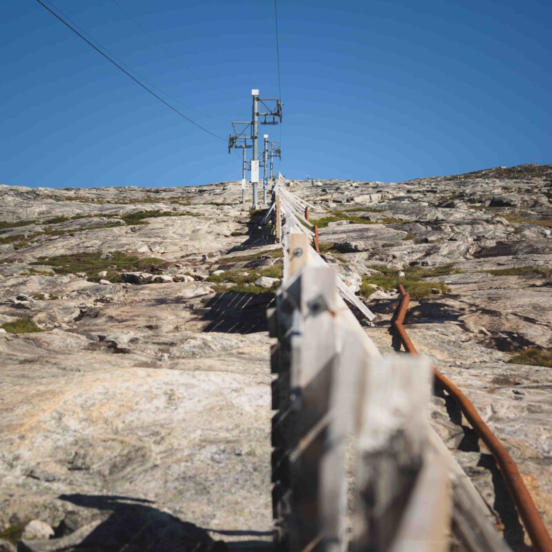 Ski-lift-in-the-summer-nuuk