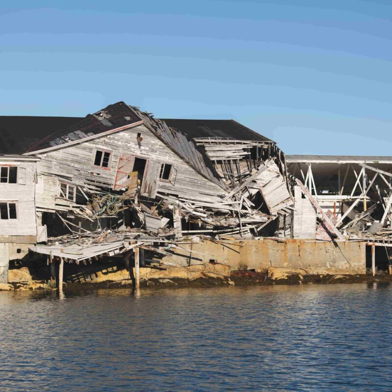 abandoned-house-ruins-in-nordafar