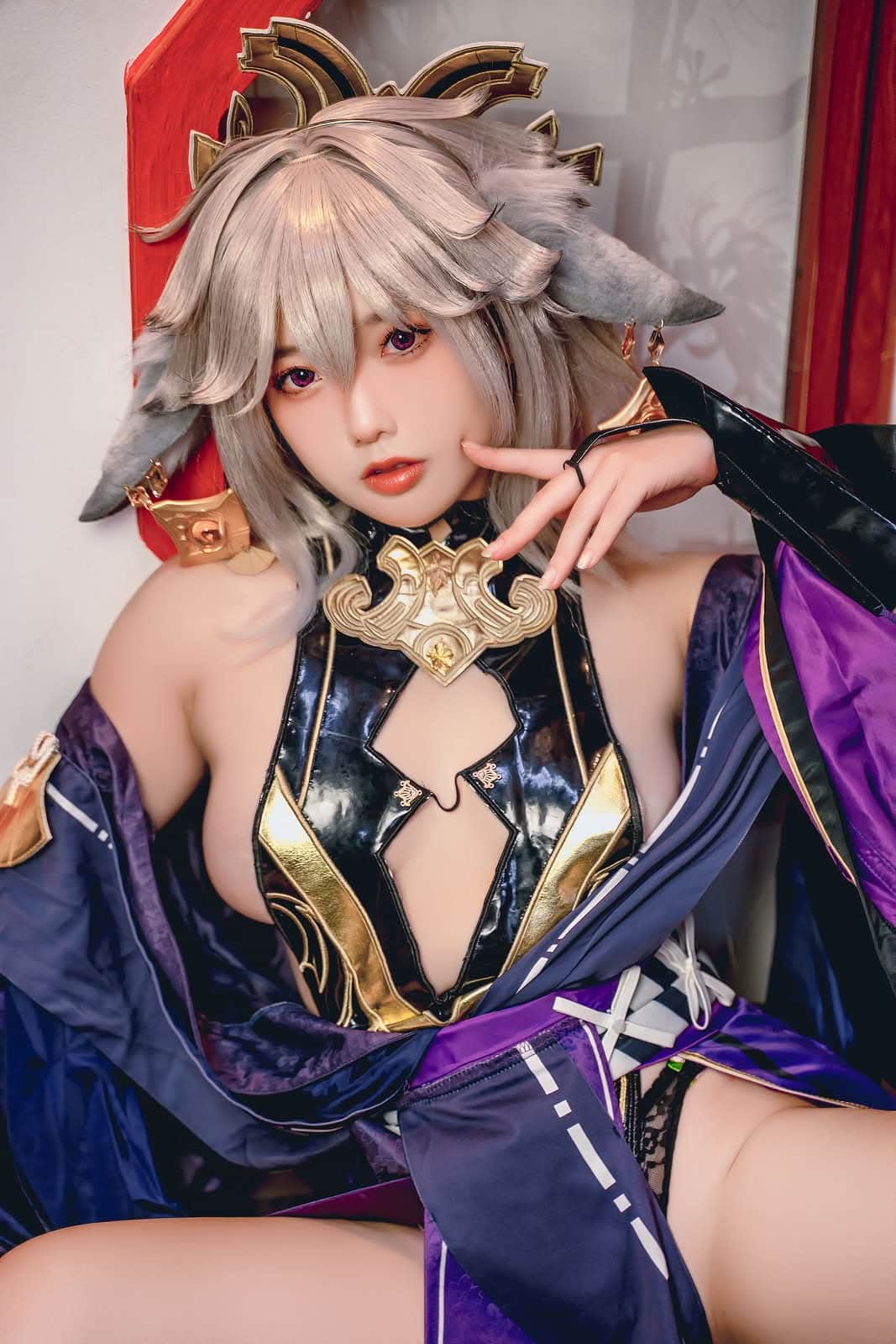 Messie Huang|Yae Alter COS写真:矜傲独绝的高阶气场 13 Yae Alter 冷艳锐感 COS作品