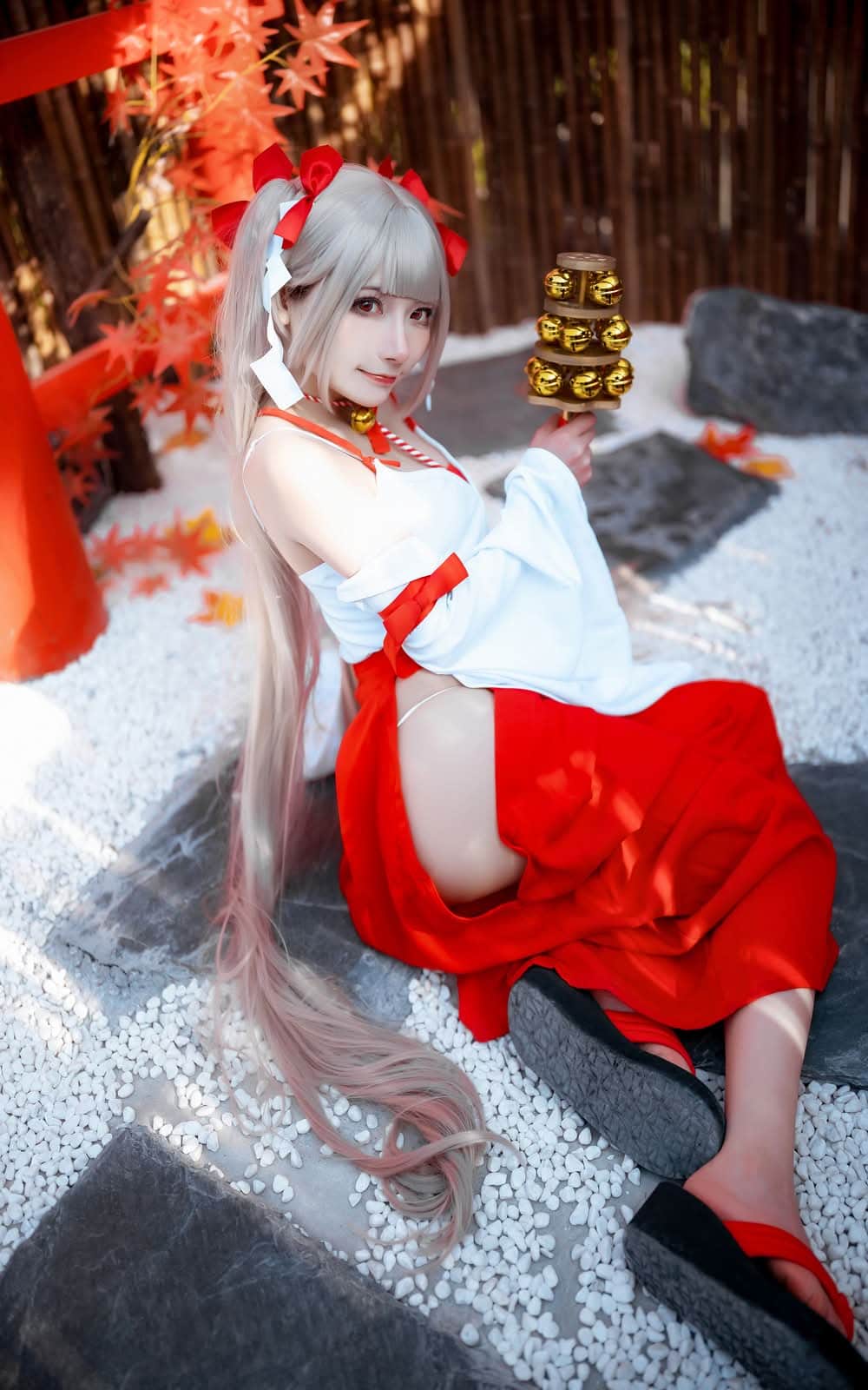 是三不是世w|COS写真合集:轻飒与次元元气的新生代质感Coser 14 是三不是世w个人创作