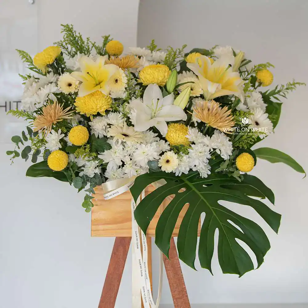 remembrance stand- condolences & sympathy flower stand