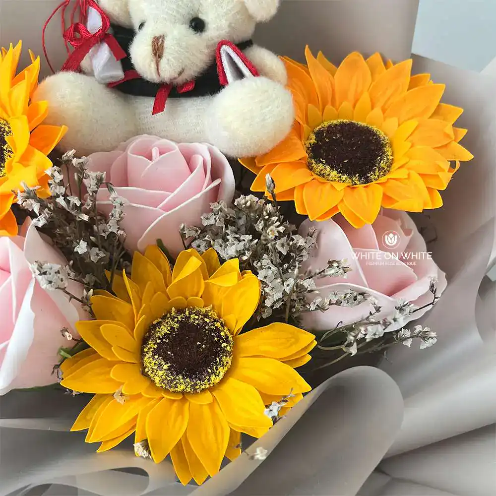 Cap & Bloom Bouquet -Graduation Flowers for Graduates