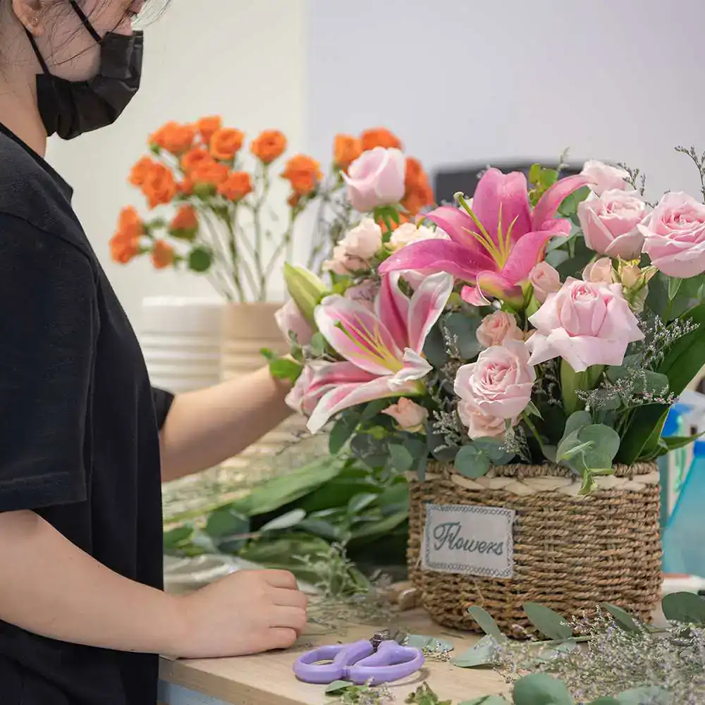 In-house Florists & Skilful Floral Artist _About Us, white on white florist, white on white flower shop, ipoh florist, flower shop, flower shop ipoh, florist in kl, flower shop kl