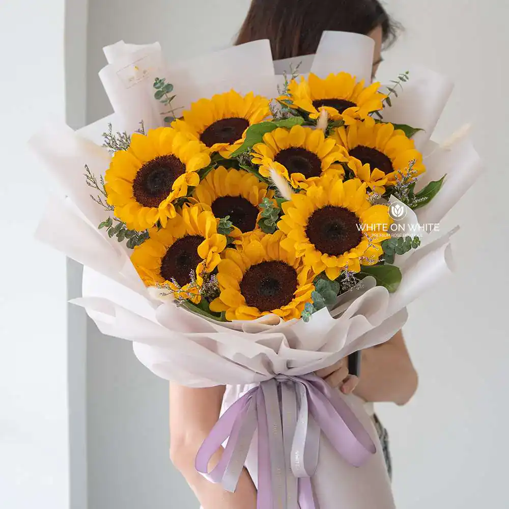 Helianthus Bouquet for graduation and birthday occasion, same day flower delivery