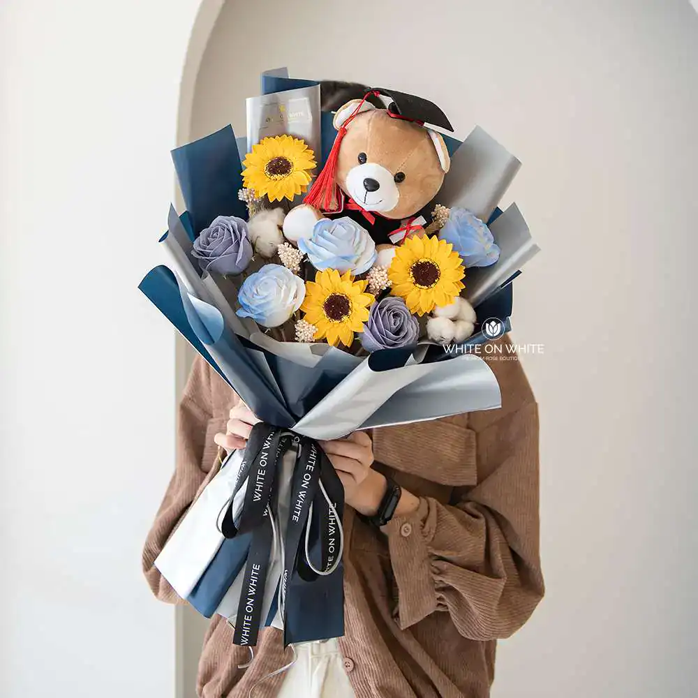 Remarkable success bouquet - Graduation flowers for graduates