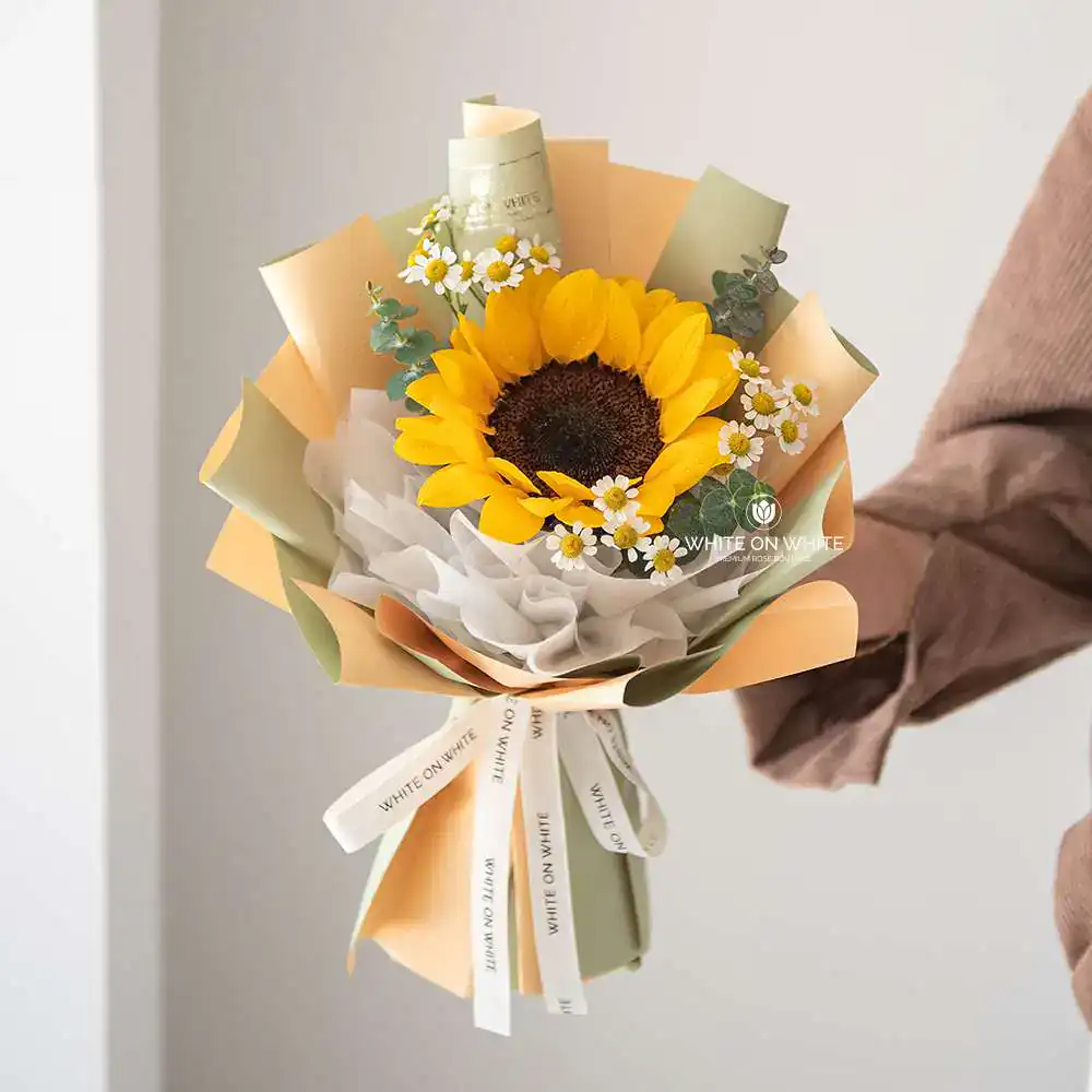 Time to shine bouquet - Graduation flowers for graduates