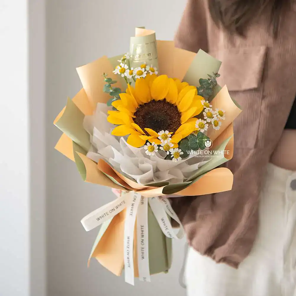 Time to shine bouquet - Graduation flowers for graduates