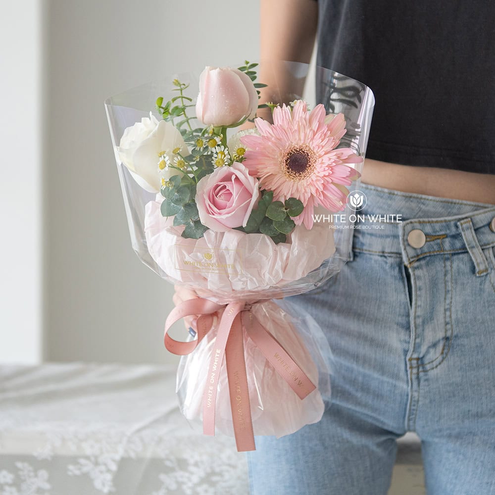 fairy whisper bouquet, fresh flower bouquet, flower for girlfriend, pinktober flower, pink flower, tips get your crush, Flower Bouquets Under RM100 For A Last Minute Gift