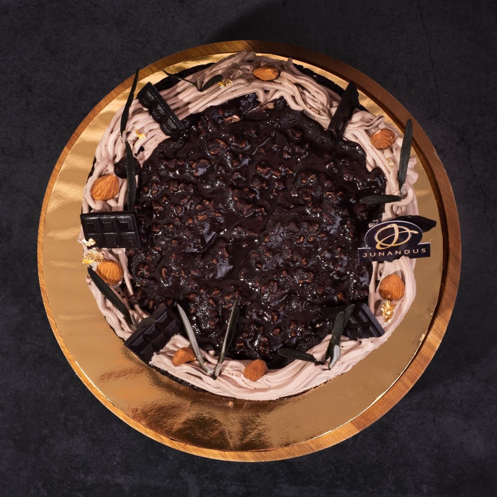 Hazelnut Chocolate Vegan Naked Cake, birthday cake, birthday cake for father​, chocolate hazelnut cake